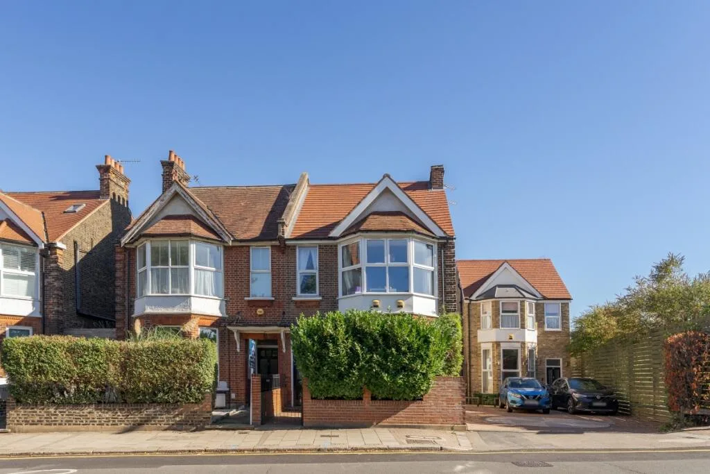4 bedroom duplex for rent