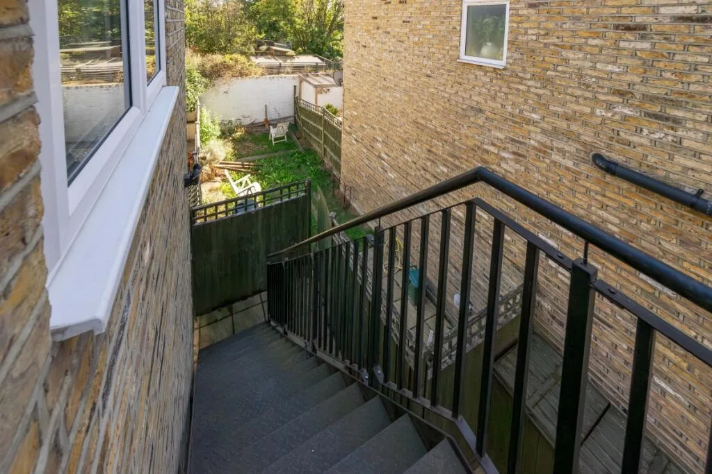 4 bedroom duplex for rent