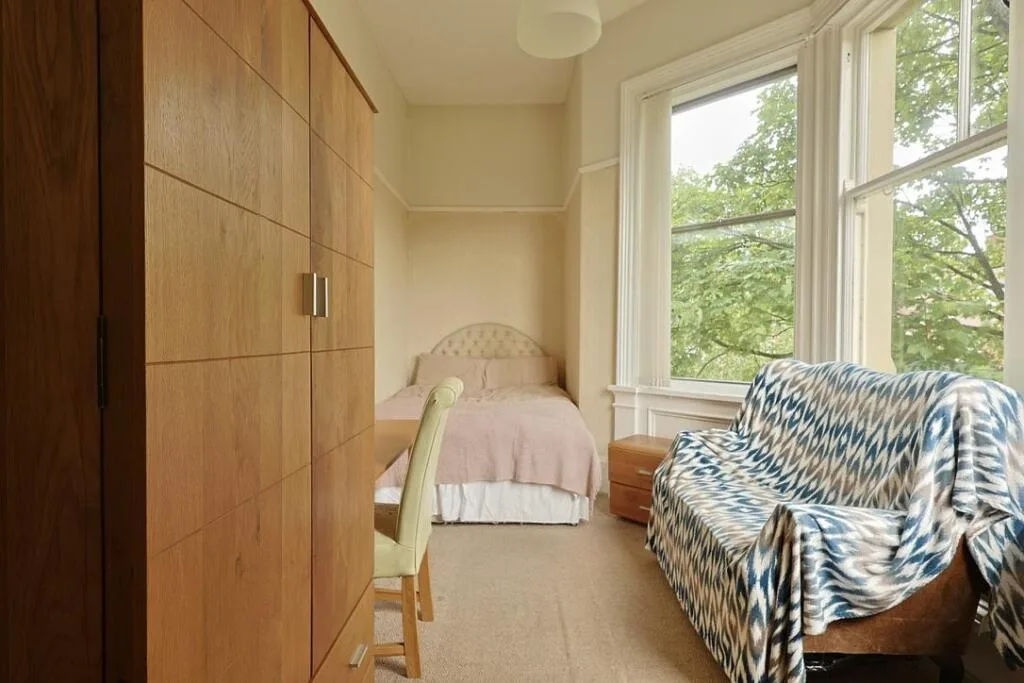 1 bedroom detached house for rent