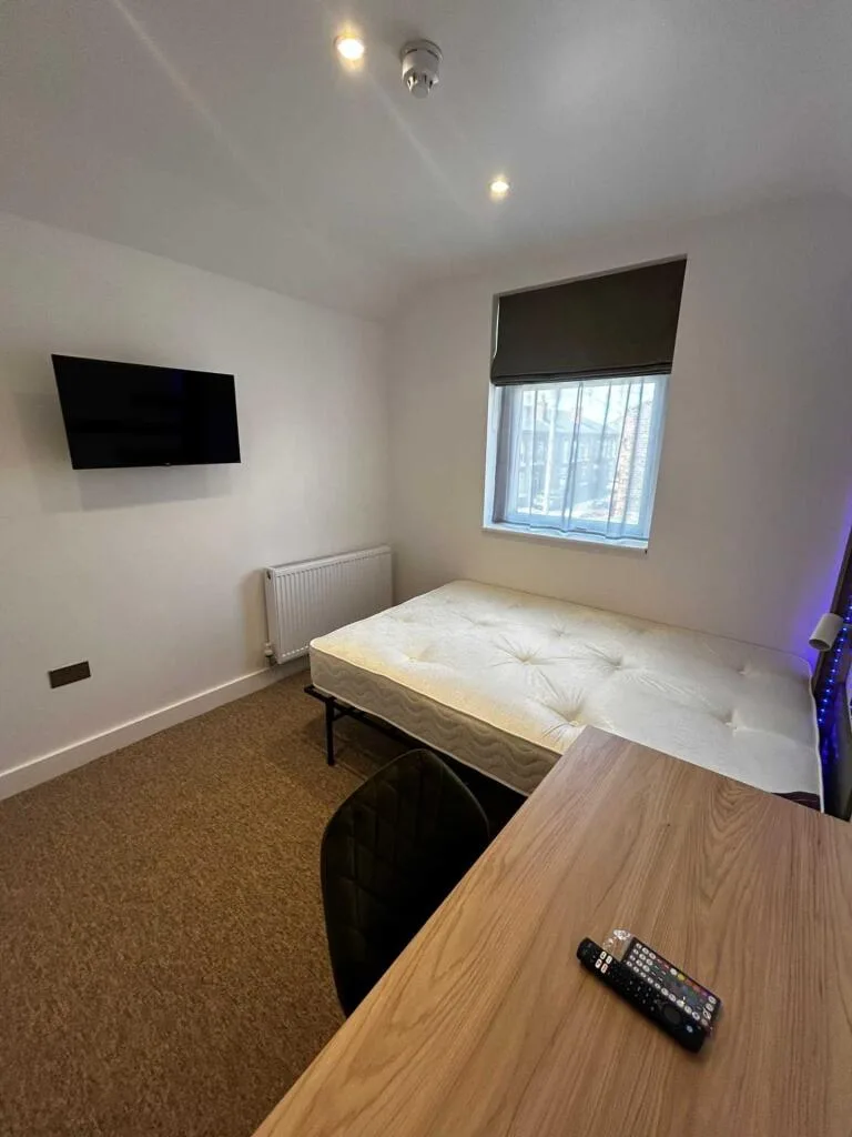6 bedroom terraced house for rent