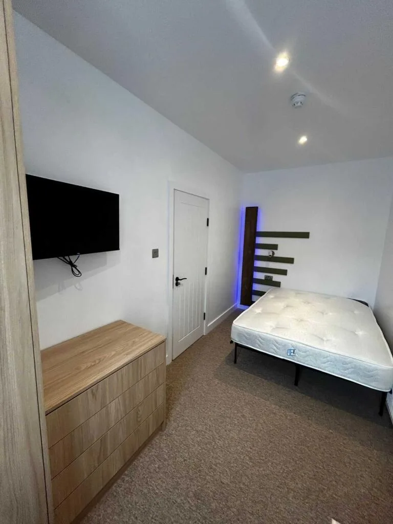 6 bedroom terraced house for rent