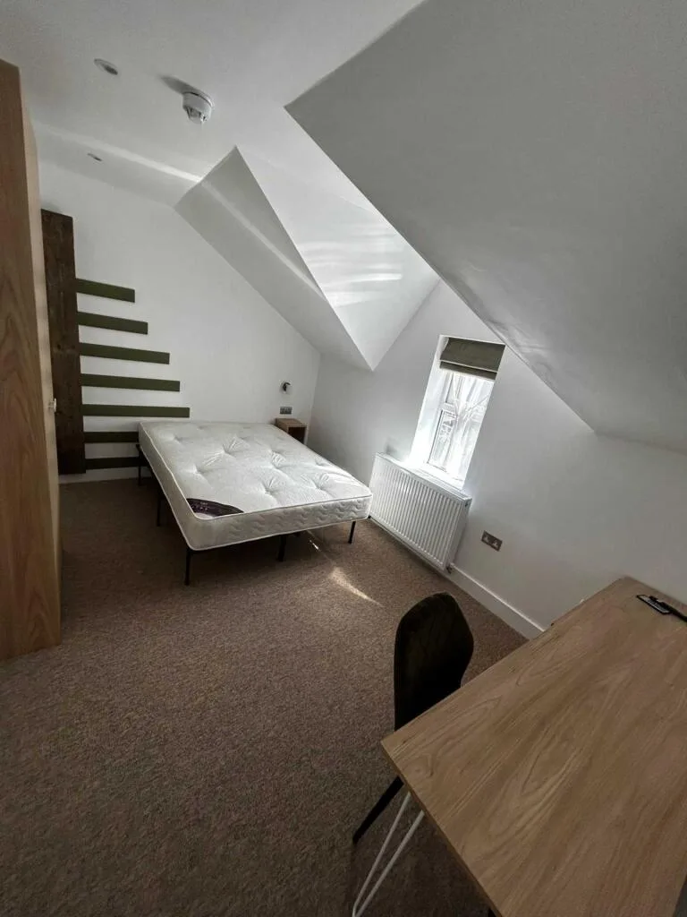 6 bedroom terraced house for rent
