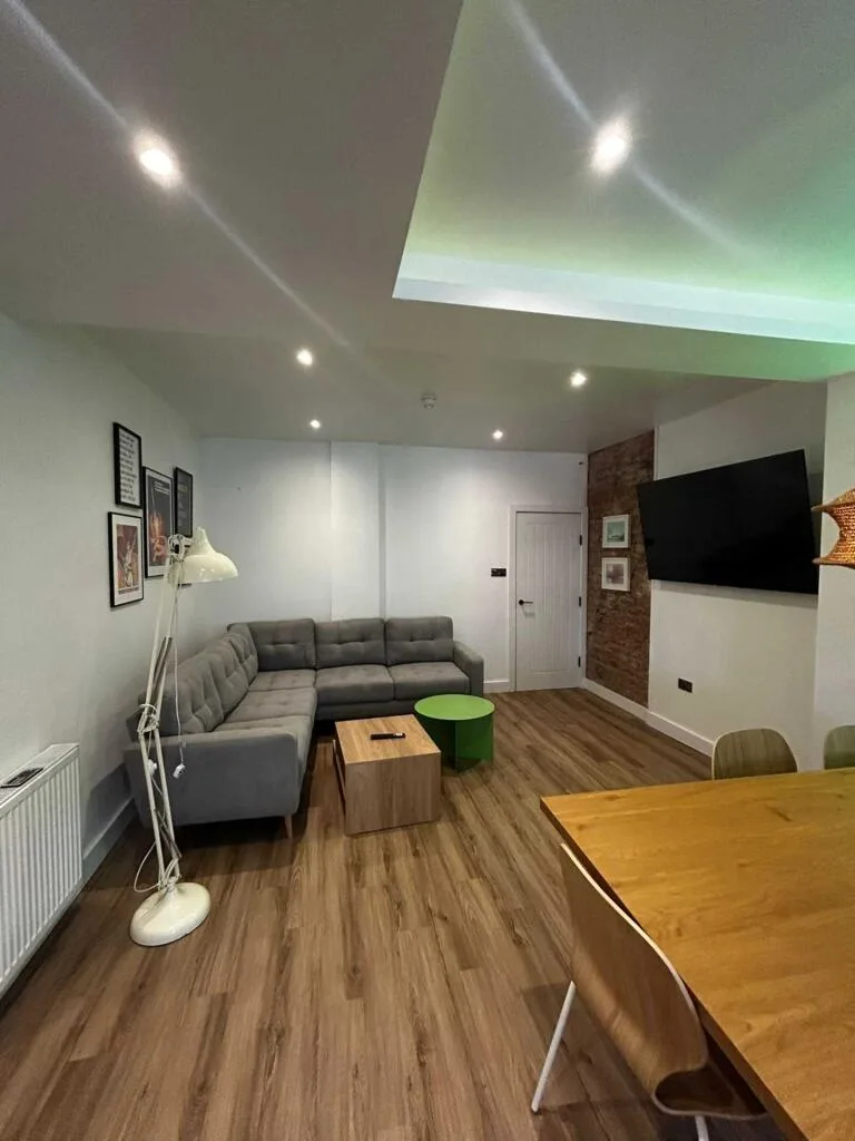6 bedroom terraced house for rent