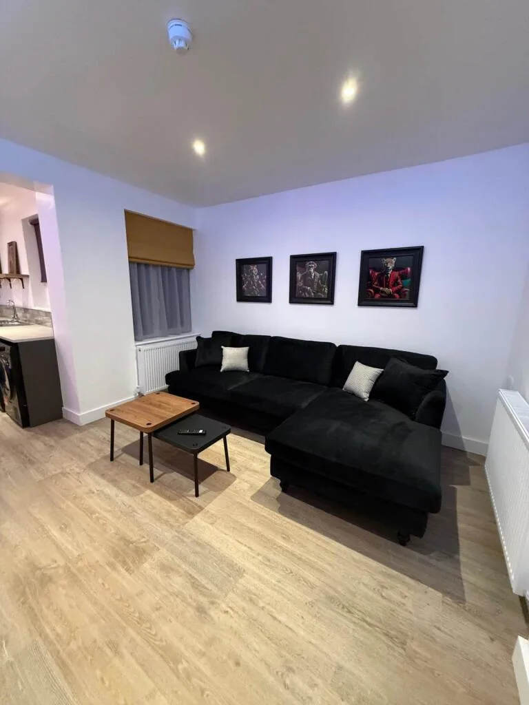 6 bedroom terraced house for rent
