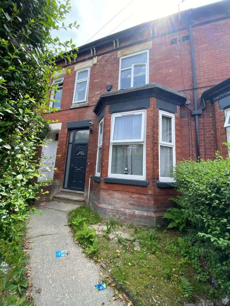 6 bedroom terraced house for rent