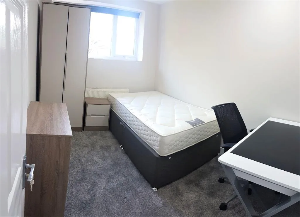 4 bedroom flat for rent