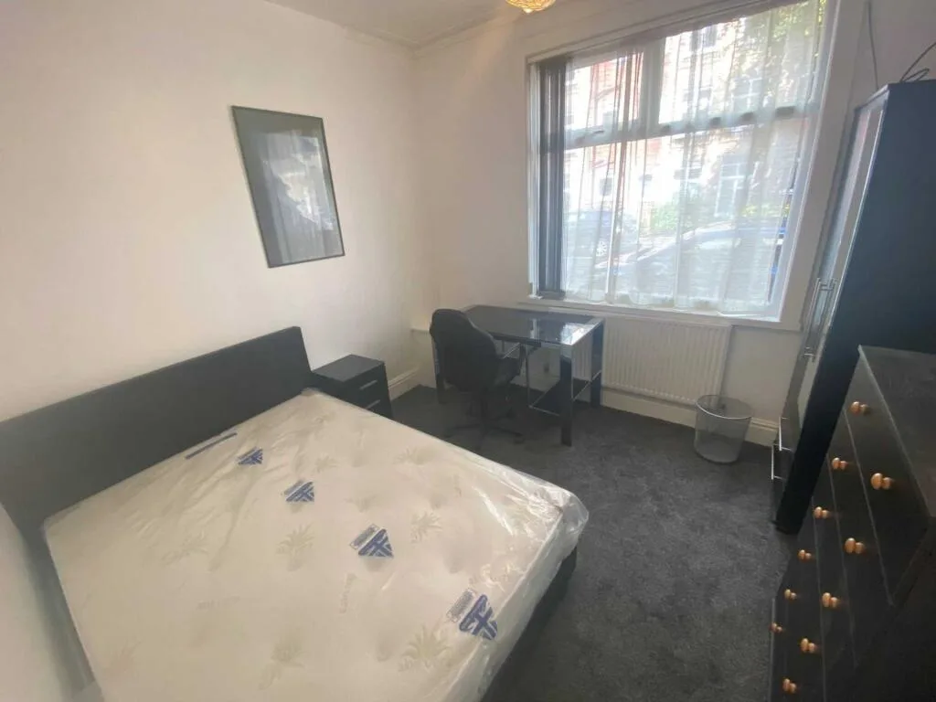 5 bedroom terraced house for rent