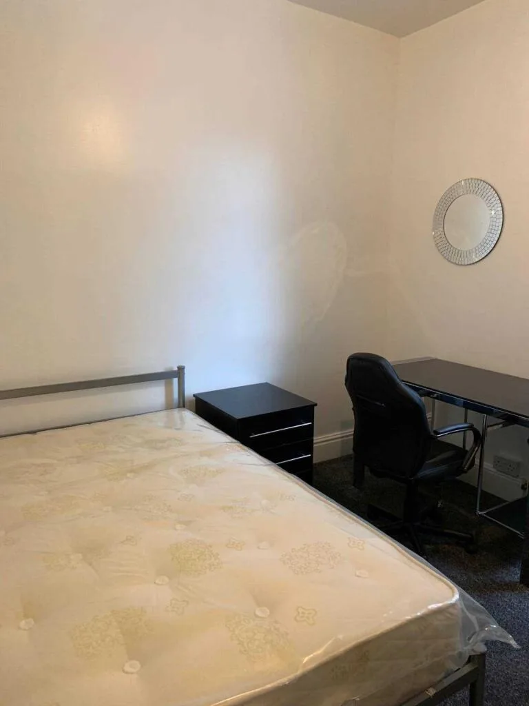 5 bedroom terraced house for rent