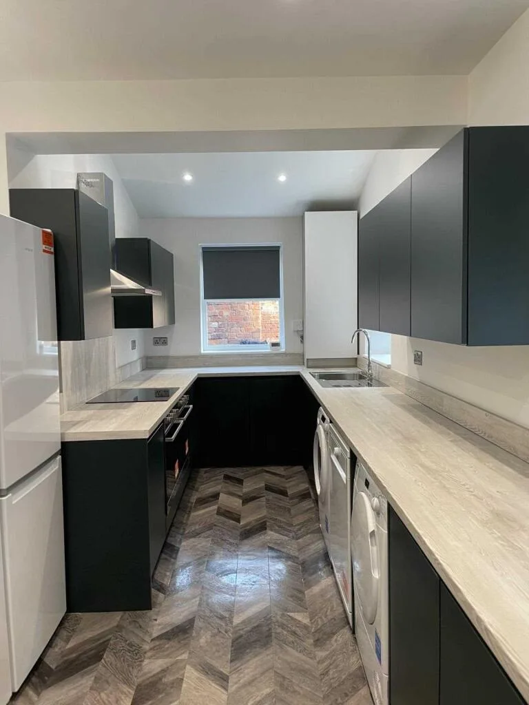 6 bedroom terraced house for rent