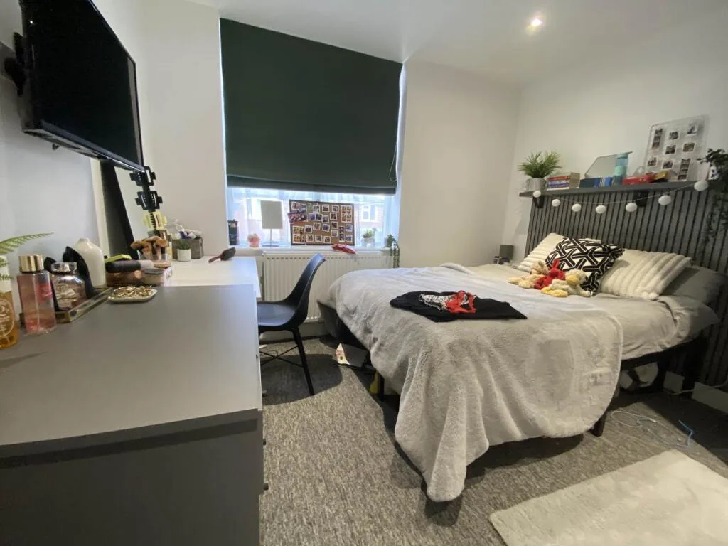 6 bedroom terraced house for rent
