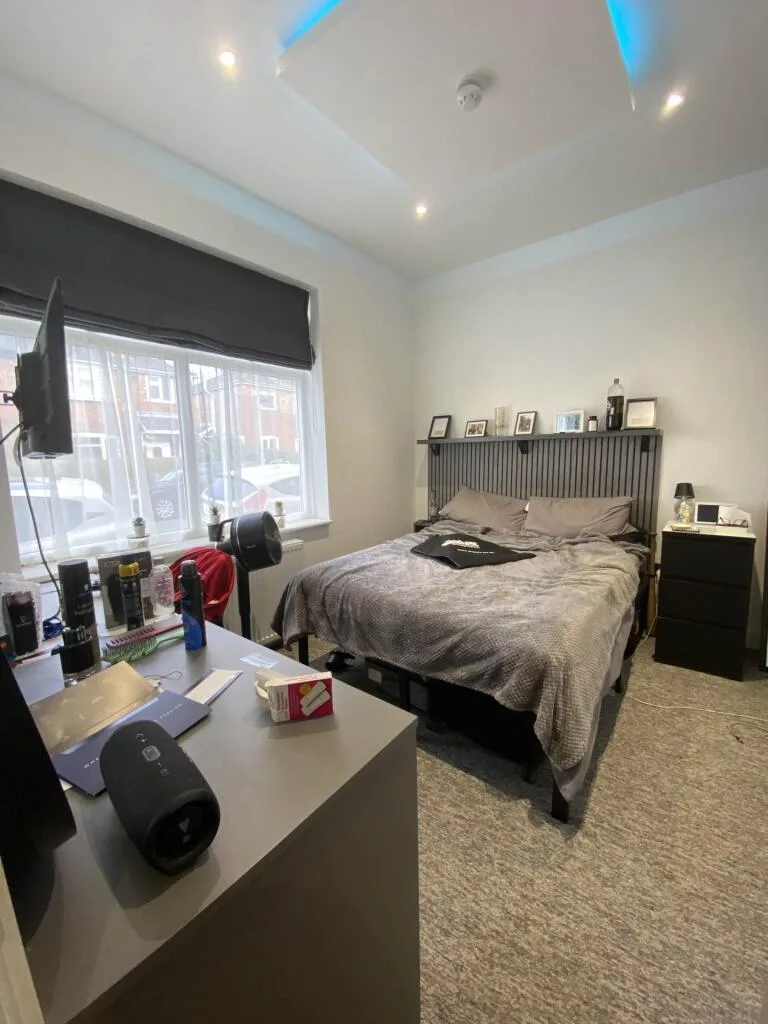 6 bedroom terraced house for rent