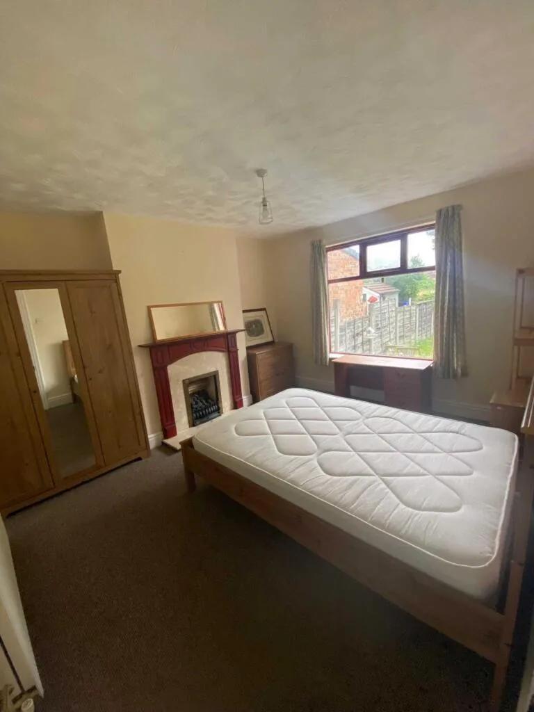 3 bedroom semi-detached house for rent