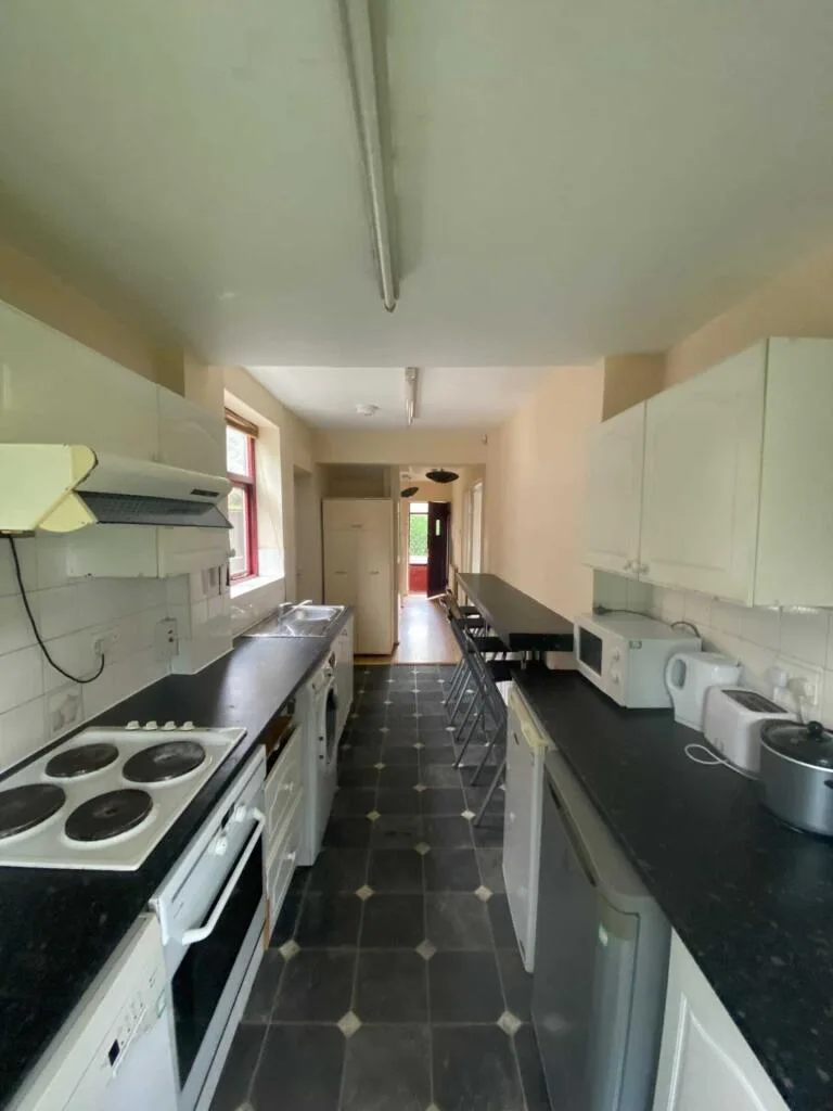 3 bedroom semi-detached house for rent