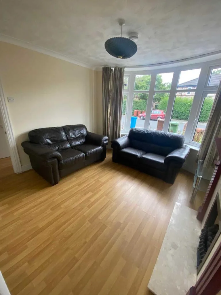 3 bedroom semi-detached house for rent