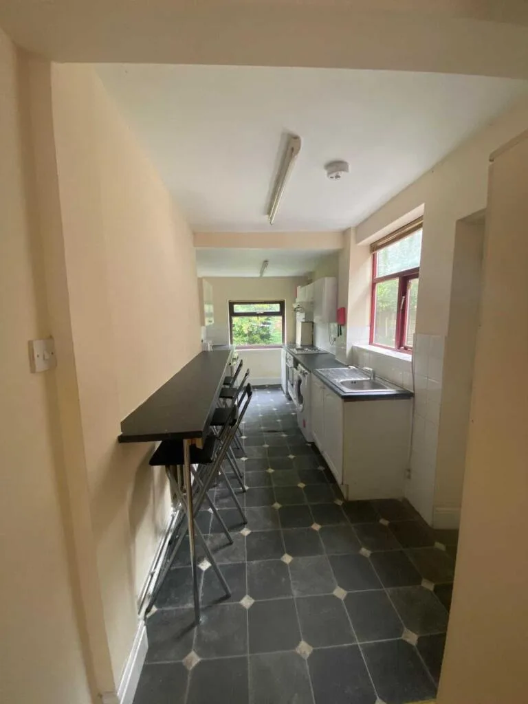 3 bedroom semi-detached house for rent