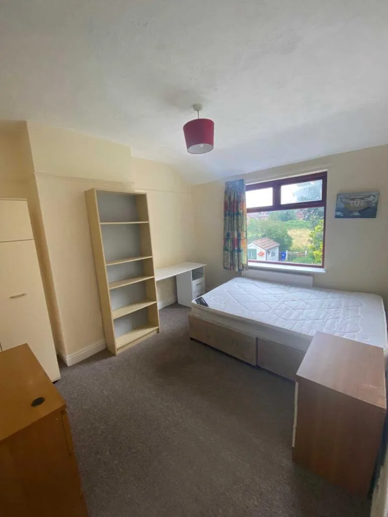 3 bedroom semi-detached house for rent