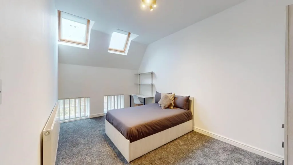 5 bedroom flat for rent