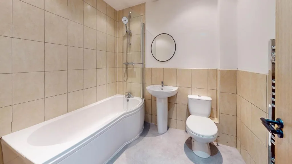 5 bedroom flat for rent