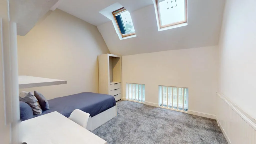 5 bedroom flat for rent