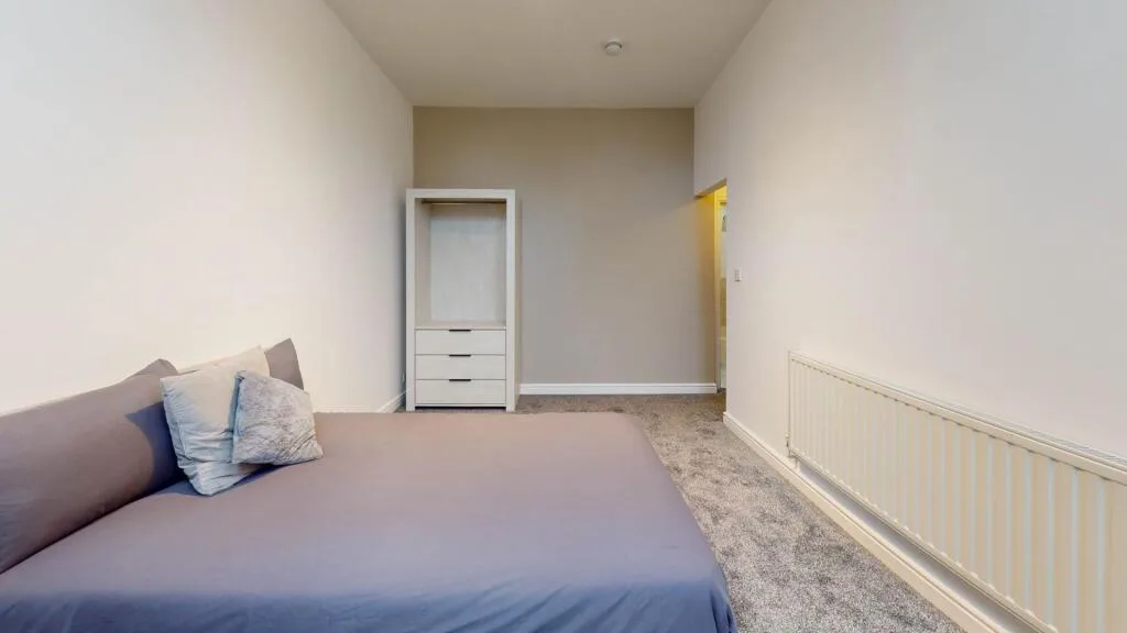 5 bedroom flat for rent