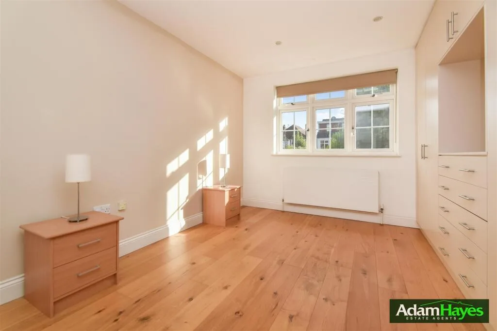 4 bedroom end of terrace house for rent