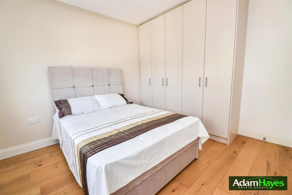 4 bedroom end of terrace house for rent