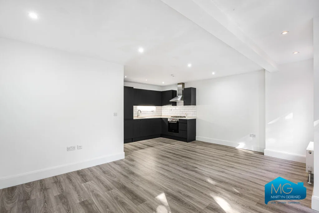 2 bedroom maisonette for rent