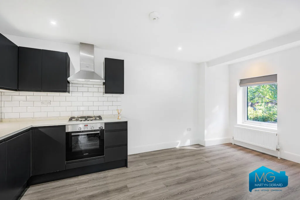 2 bedroom maisonette for rent
