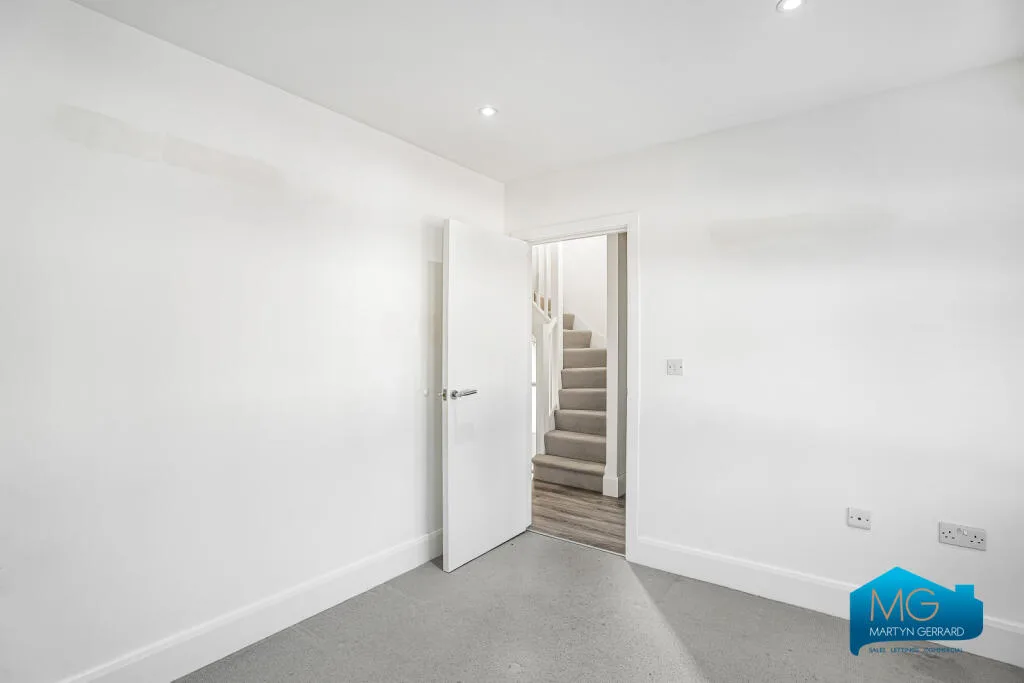 2 bedroom maisonette for rent