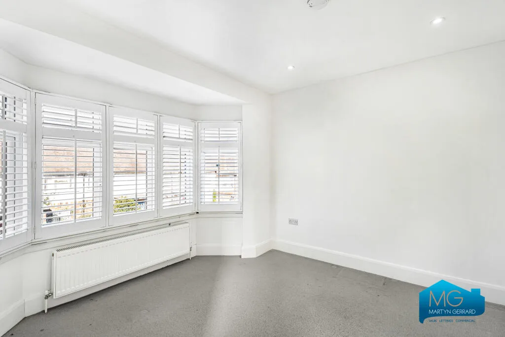 2 bedroom maisonette for rent