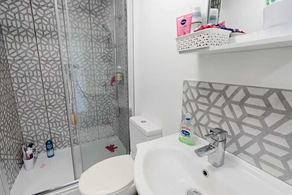 6 bedroom terraced house for rent