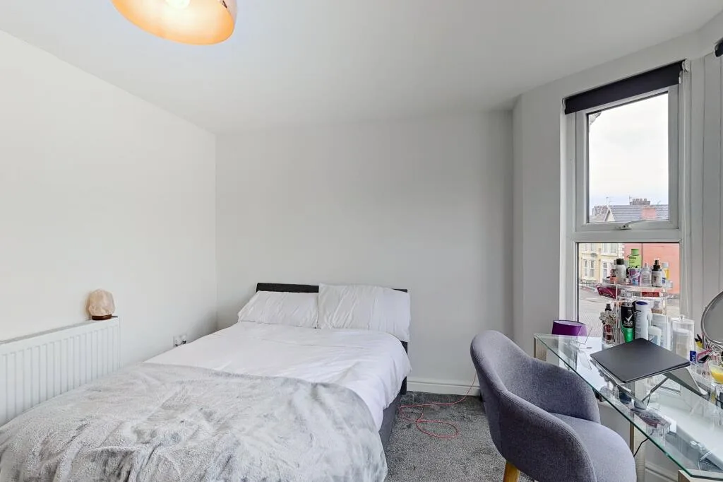 6 bedroom terraced house for rent