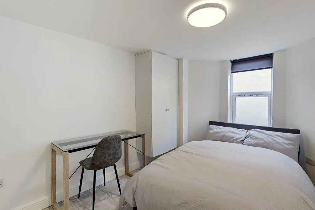 6 bedroom terraced house for rent