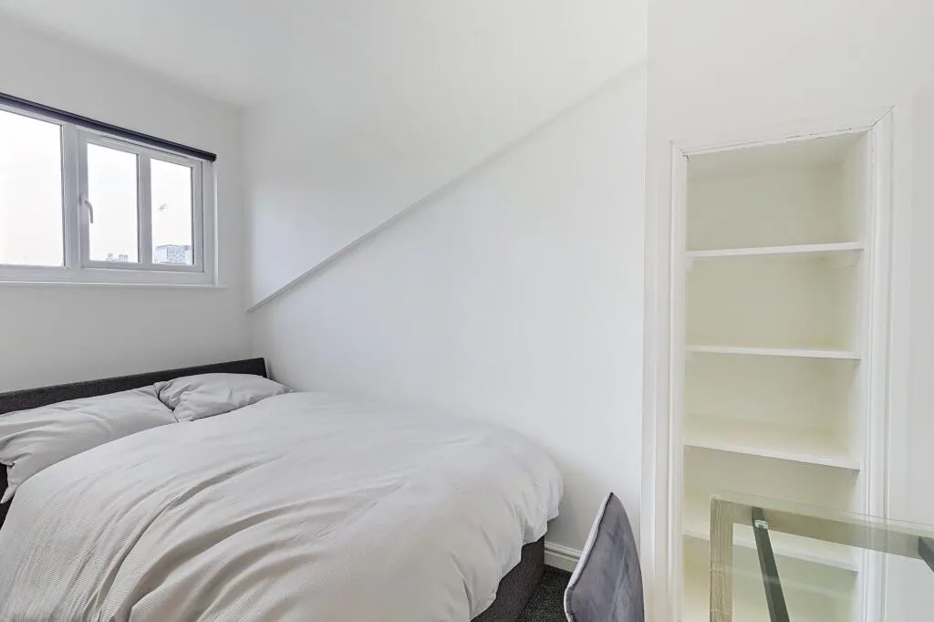 6 bedroom terraced house for rent