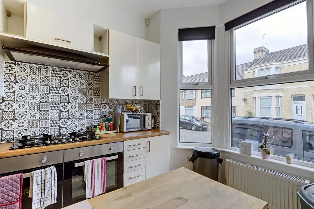 6 bedroom terraced house for rent