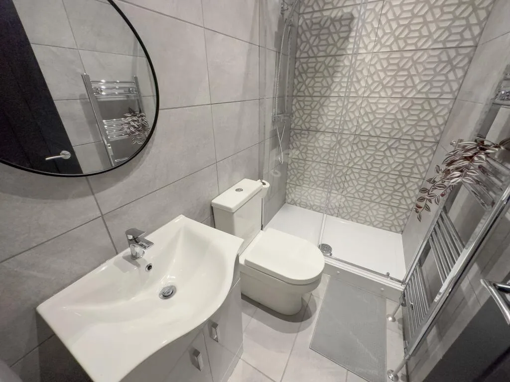 6 bedroom house for rent