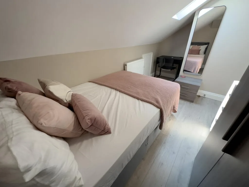 6 bedroom house for rent