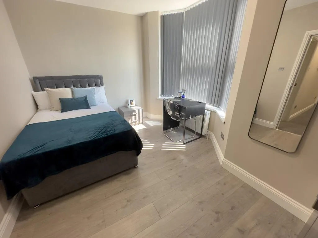 6 bedroom house for rent