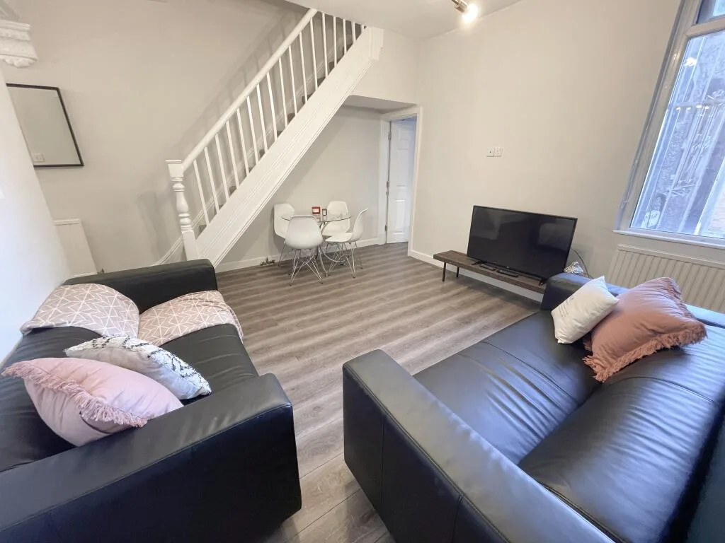 4 bedroom terraced house for rent