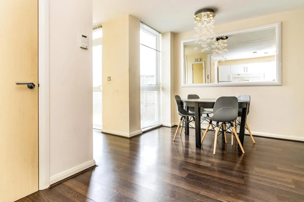 3 bedroom semi-detached house for rent