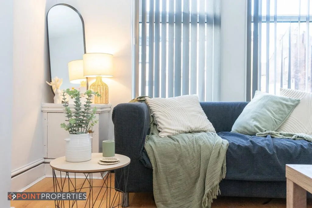5 bedroom semi-detached house for rent
