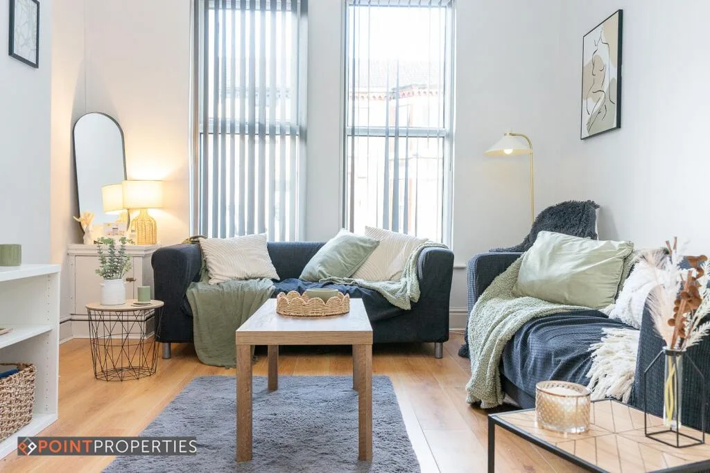 5 bedroom semi-detached house for rent