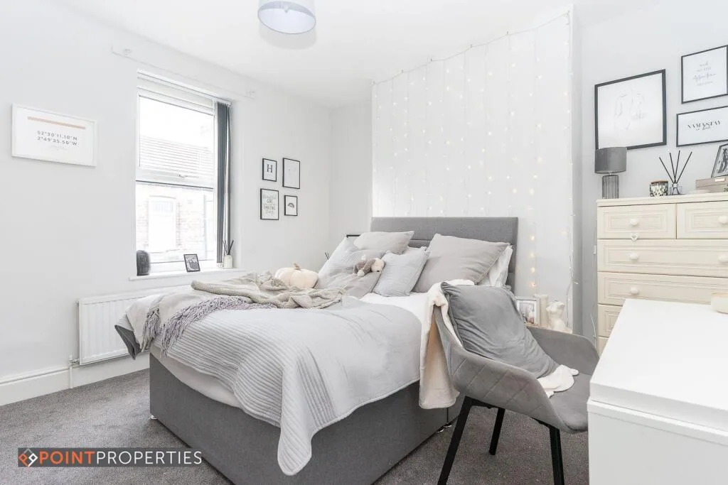 5 bedroom semi-detached house for rent