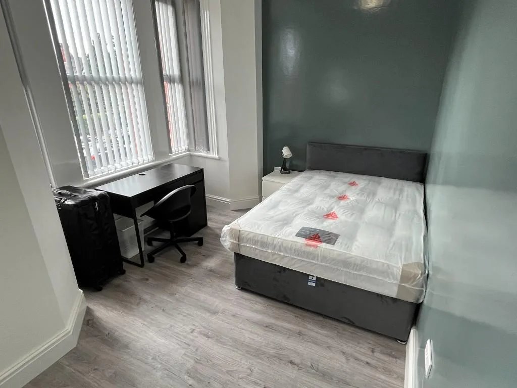 7 bedroom semi-detached house for rent
