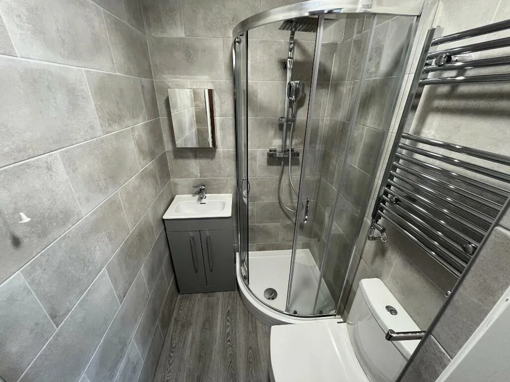 7 bedroom semi-detached house for rent