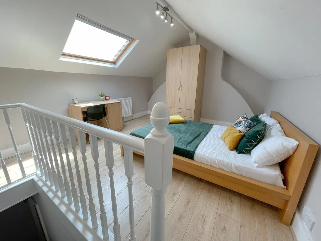 5 bedroom terraced house for rent