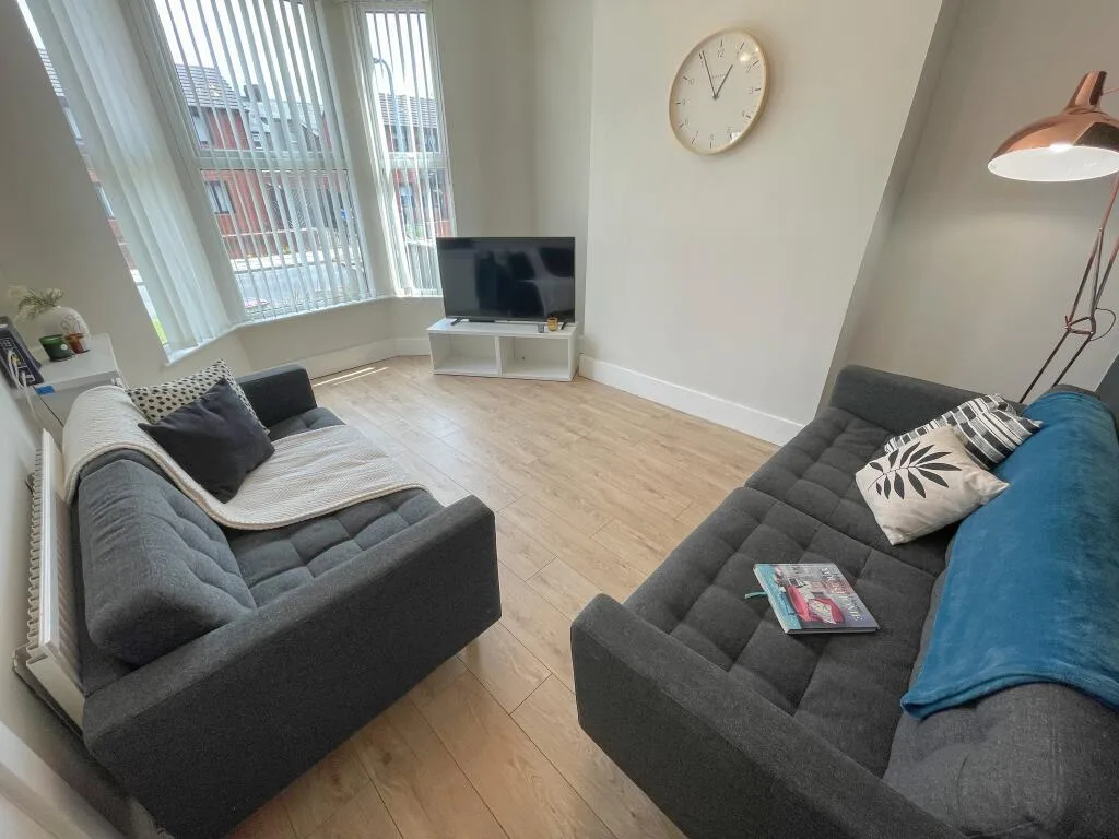 5 bedroom terraced house for rent