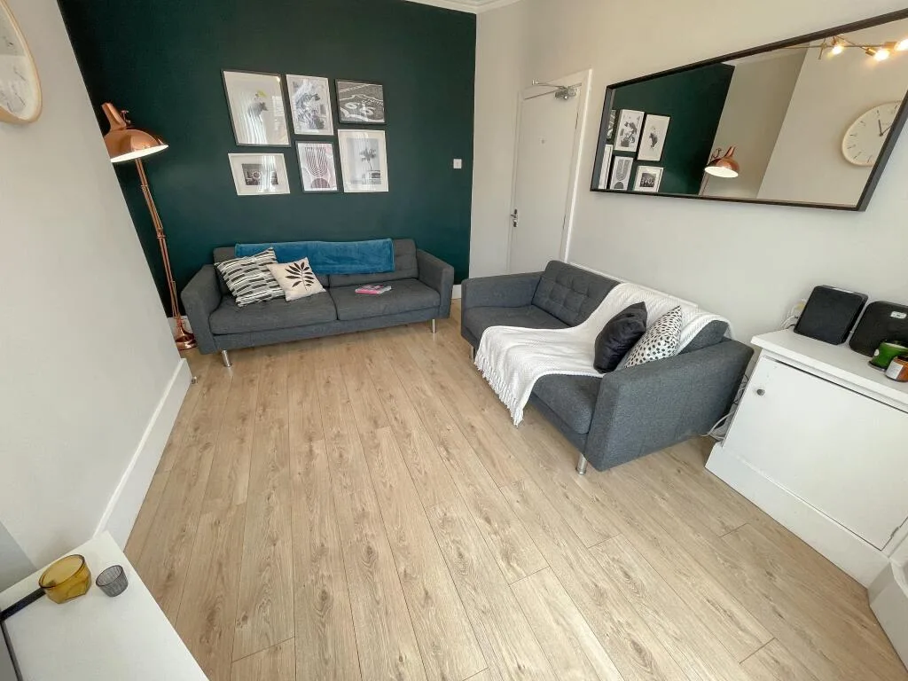 5 bedroom terraced house for rent