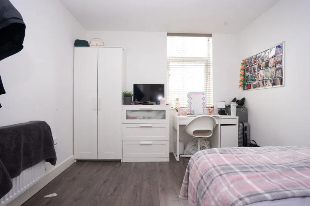 5 bedroom terraced house for rent