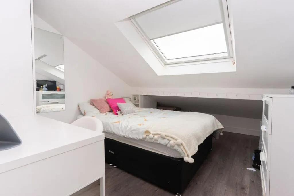 5 bedroom terraced house for rent